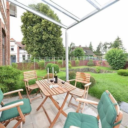 Kanalvilla: Canal-Side Holiday Apartments with Garden Sehestedt  Exterior photo